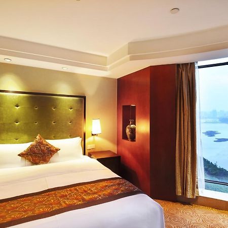 Guangxi Wharton International Hotel Нанинг Екстериор снимка