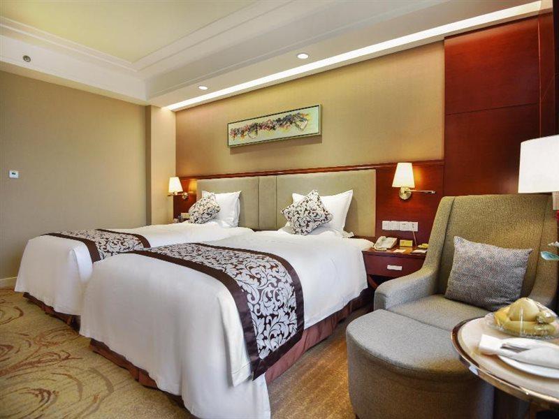 Guangxi Wharton International Hotel Нанинг Екстериор снимка