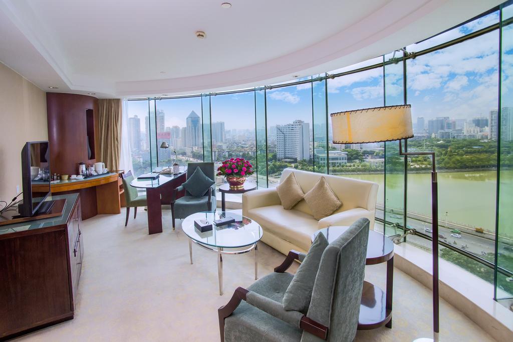 Guangxi Wharton International Hotel Нанинг Екстериор снимка
