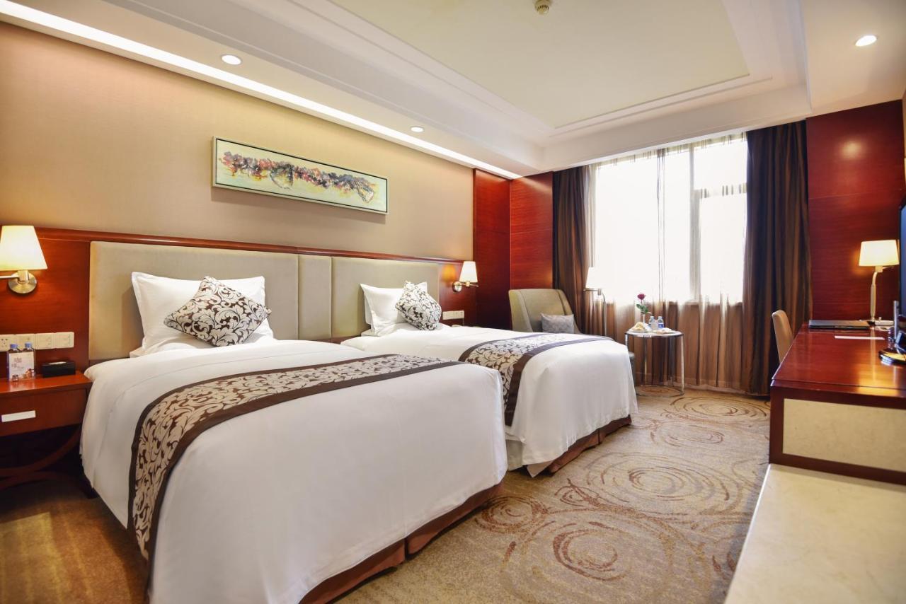Guangxi Wharton International Hotel Нанинг Екстериор снимка