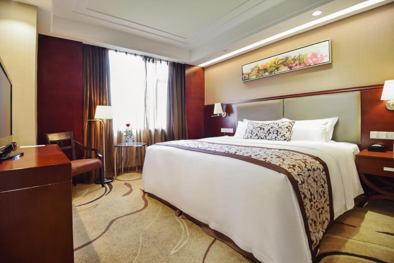 Guangxi Wharton International Hotel Нанинг Екстериор снимка
