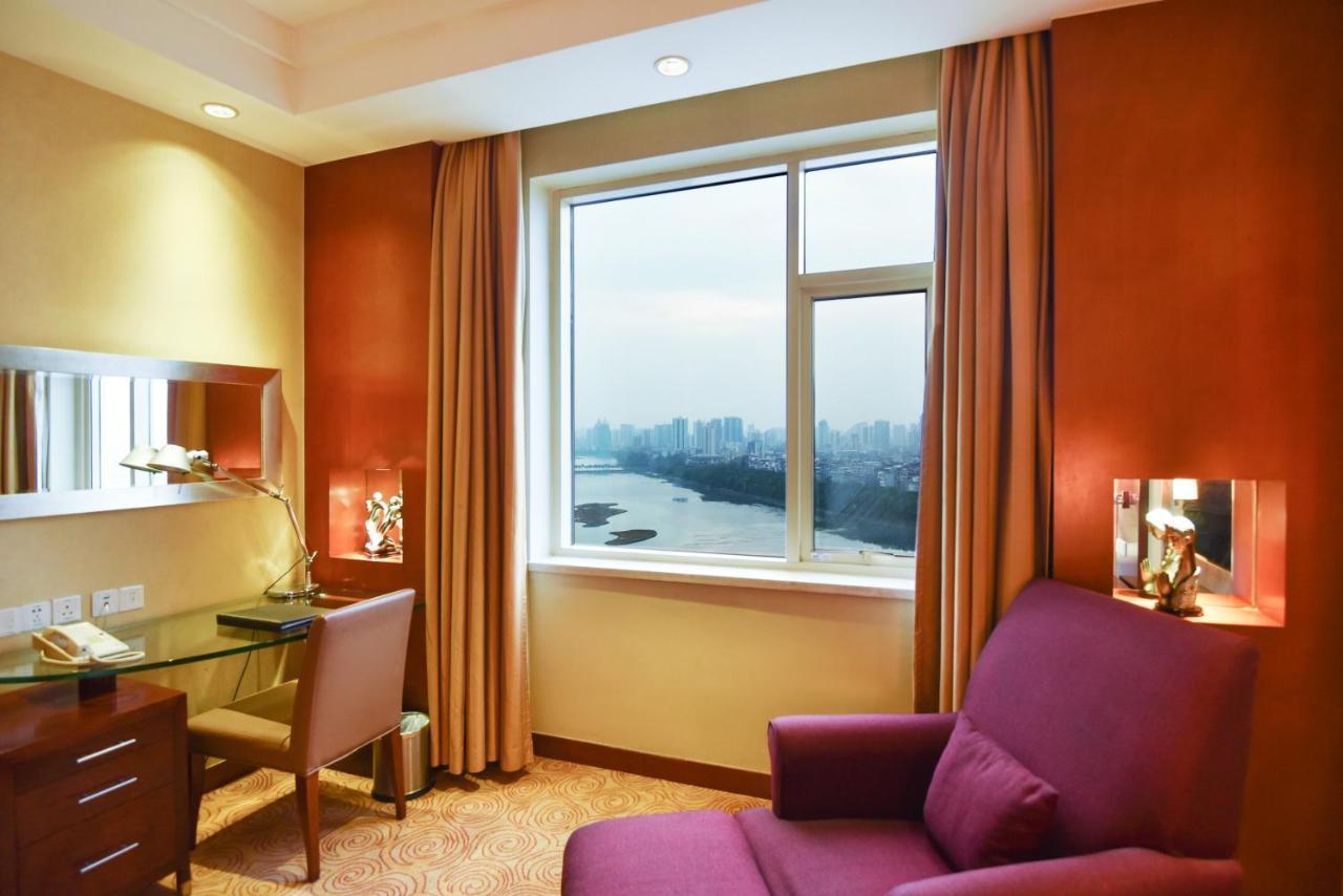 Guangxi Wharton International Hotel Нанинг Екстериор снимка