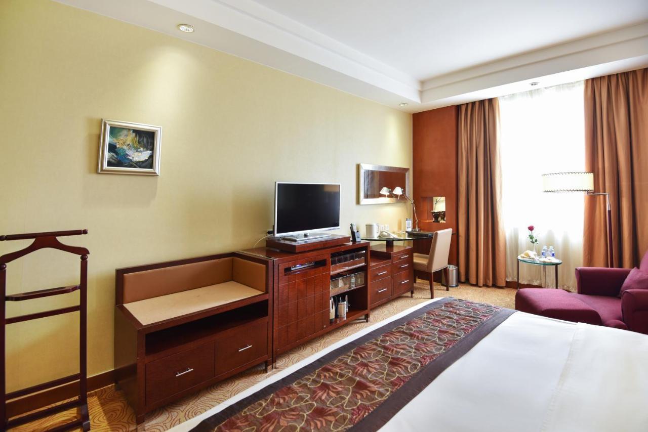 Guangxi Wharton International Hotel Нанинг Екстериор снимка